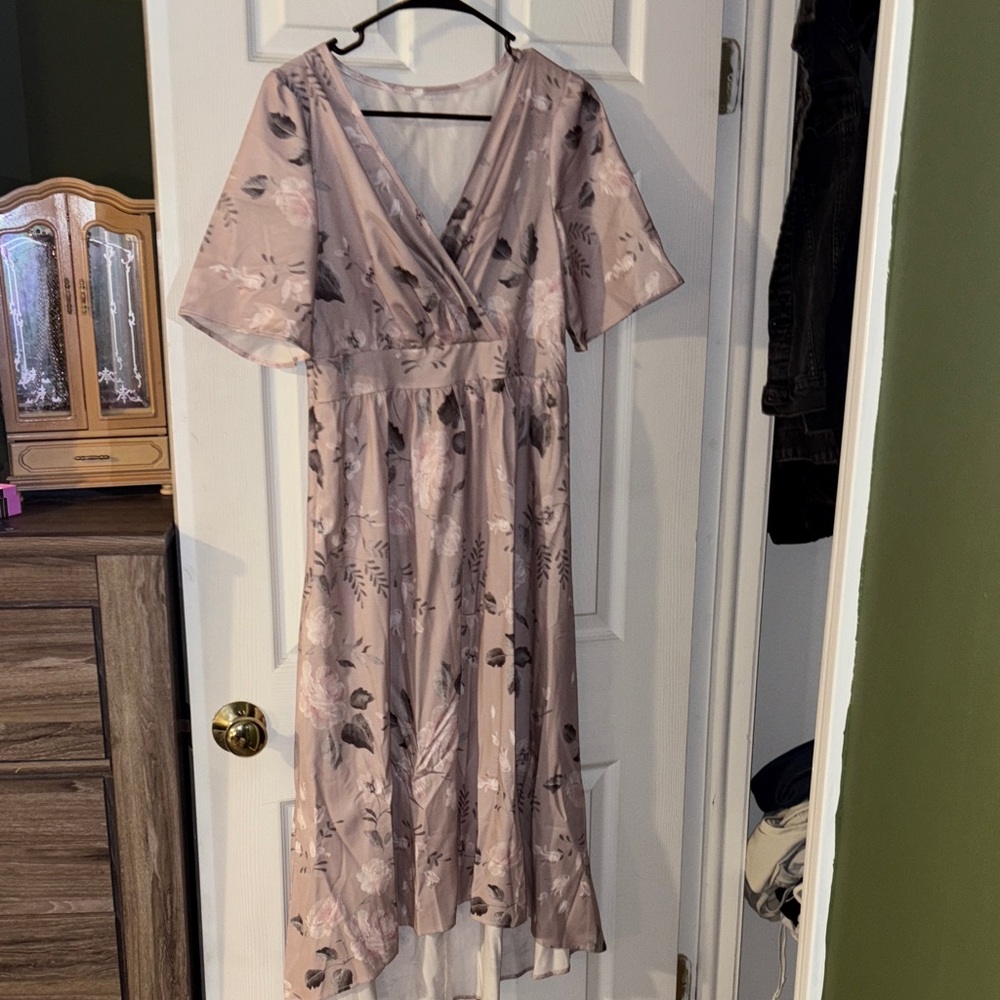 Elegant Floral V-Neck Dress